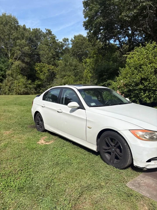 2009 BMW E90 3 Series Sedan - Image 2 of 8