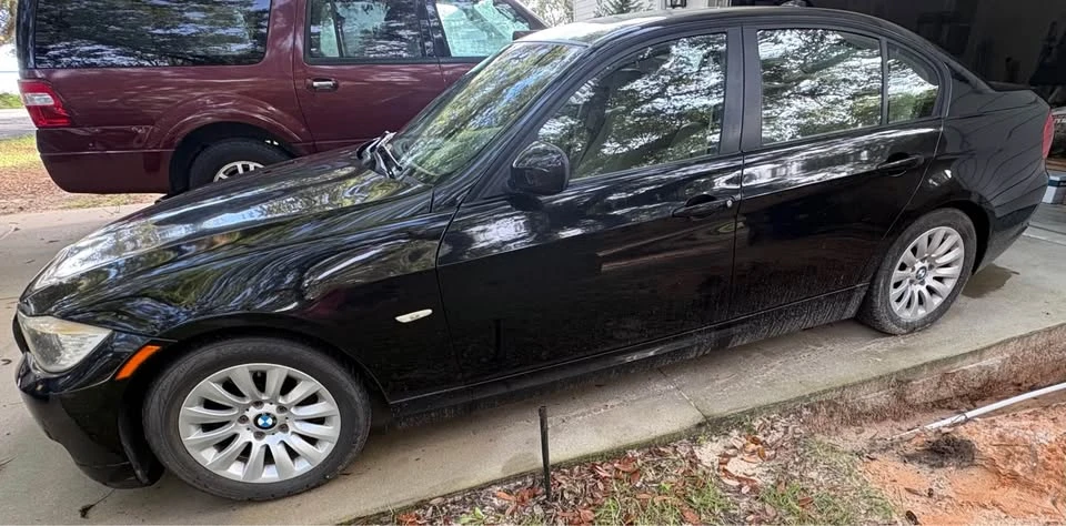 2009 BMW E90 3 Series Sedan - Image 2 of 11