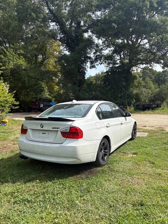 2009 BMW E90 3 Series Sedan - Image 3 of 8