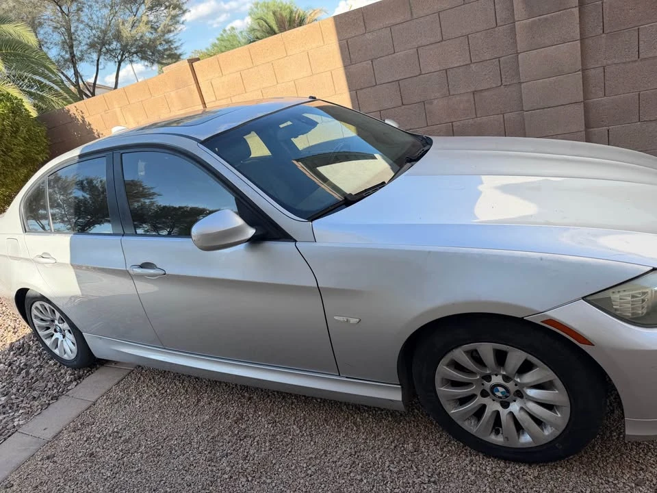 2009 BMW E90 3 Series Sedan - Image 2 of 5