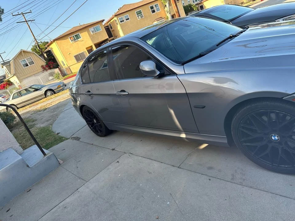 2009 BMW E90 3 Series Sedan - Image 2 of 8