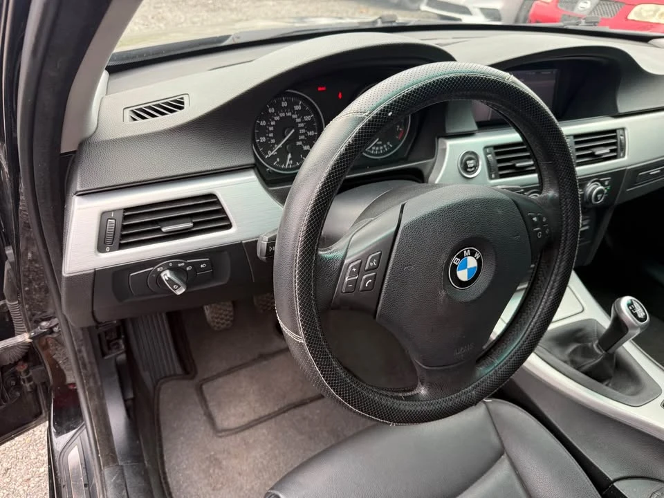 2009 BMW E90 3 Series Sedan - Image 10 of 11