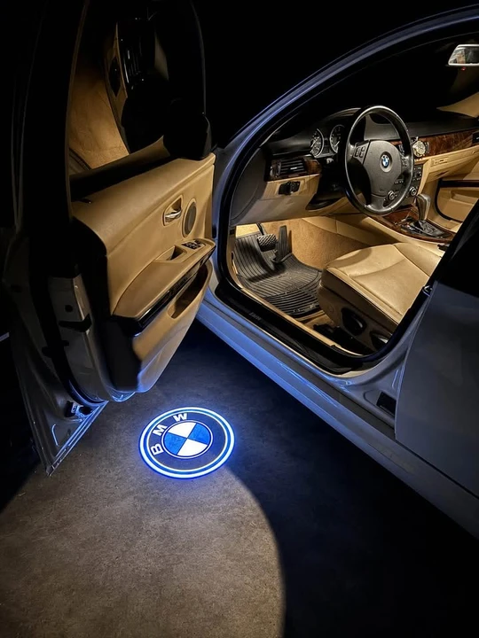 2009 BMW E90 3 Series Sedan - Image 2 of 4