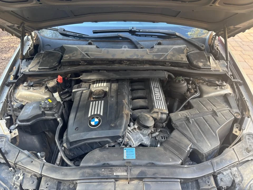 2009 BMW E90 3 Series Sedan - Image 5 of 11