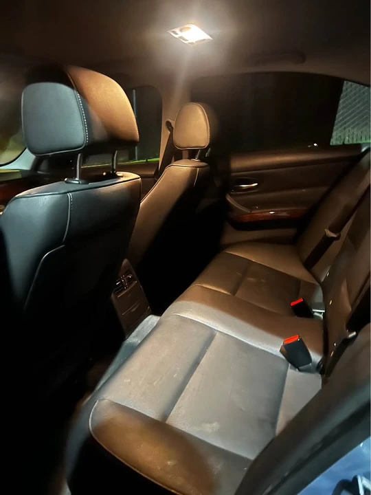 2009 BMW E90 3 Series Sedan - Image 13 of 19