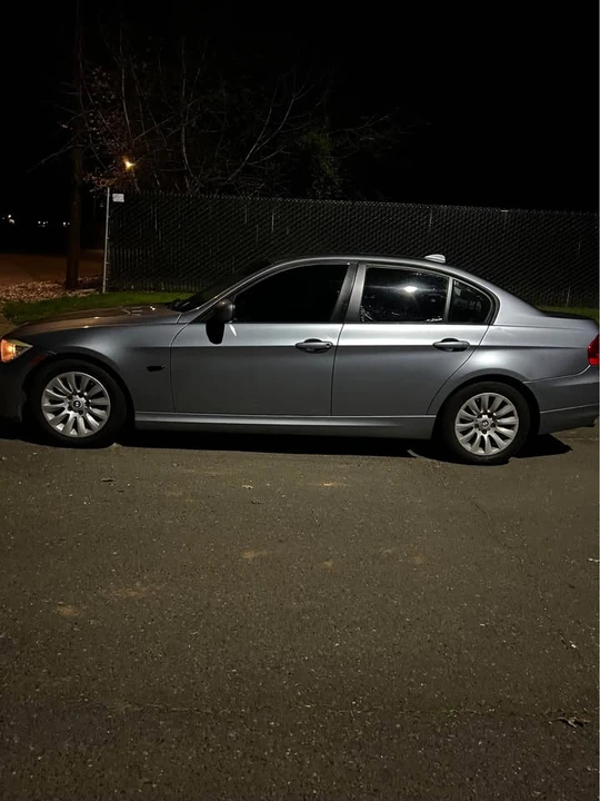 2009 BMW E90 3 Series Sedan - Image 5 of 19