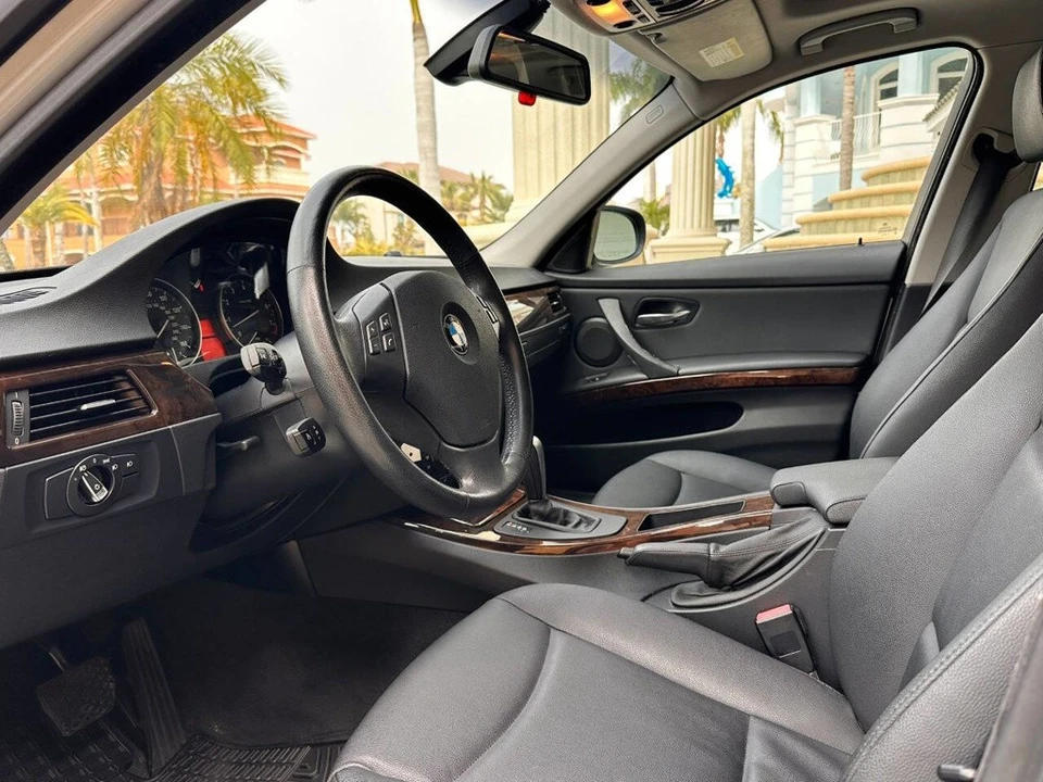 2009 BMW E90 3 Series Sedan - Image 11 of 21