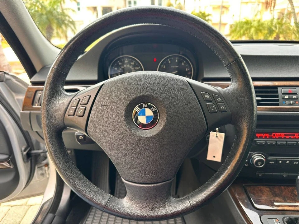 2009 BMW E90 3 Series Sedan - Image 13 of 21