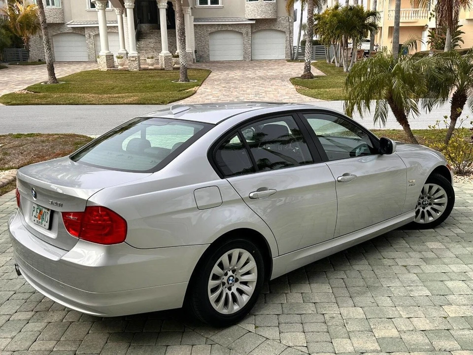2009 BMW E90 3 Series Sedan - Image 8 of 21