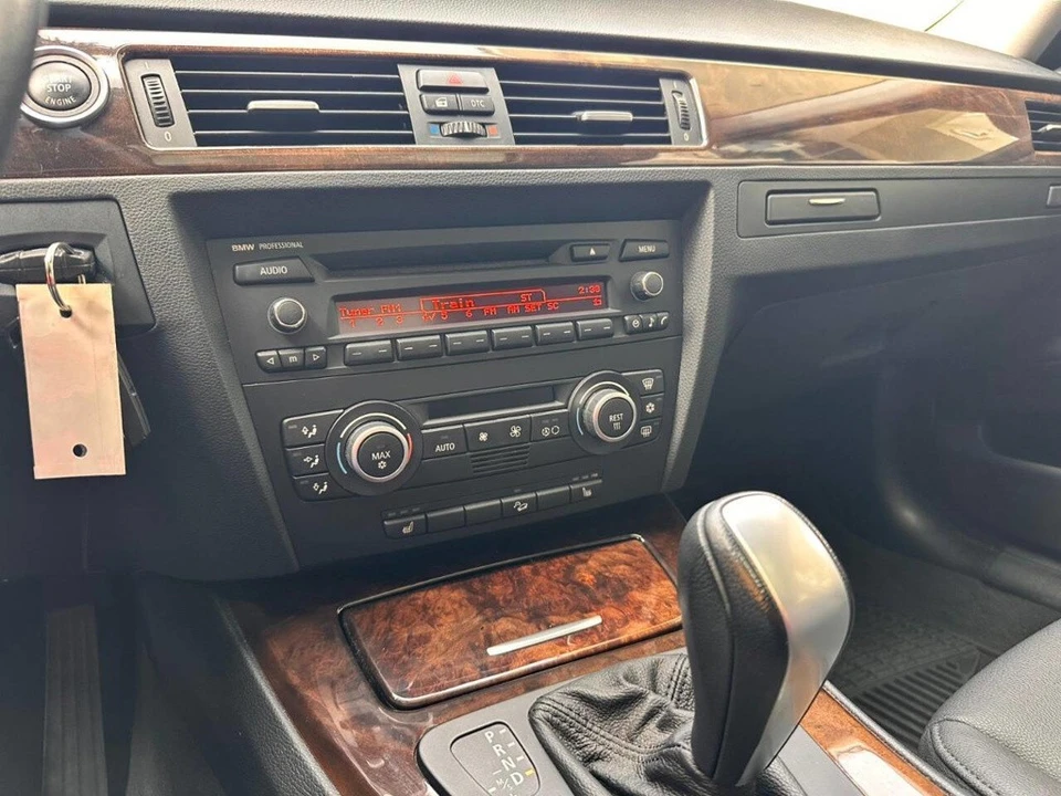 2009 BMW E90 3 Series Sedan - Image 16 of 21