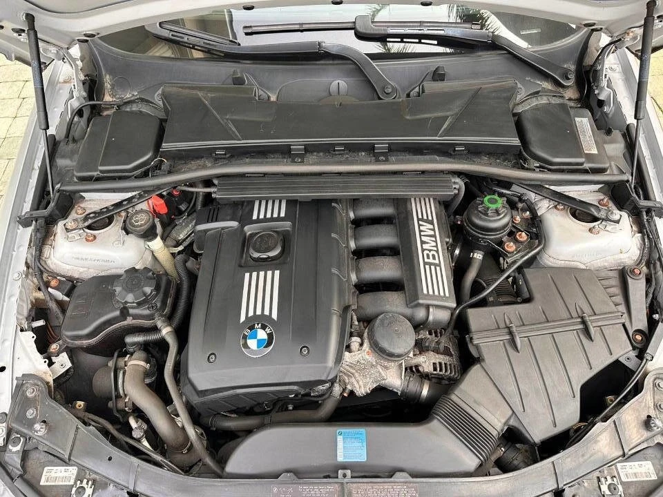 2009 BMW E90 3 Series Sedan - Image 9 of 21