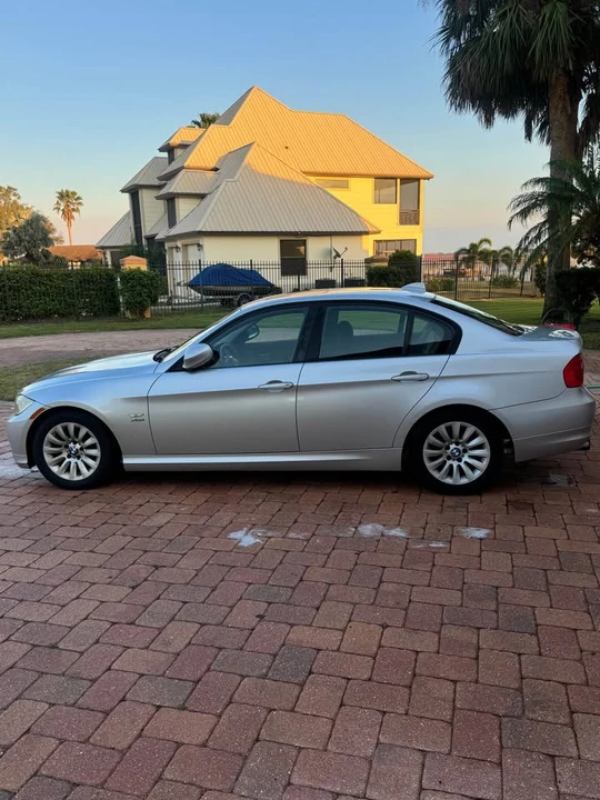 2009 BMW E90 3 Series Sedan - Image 4 of 8