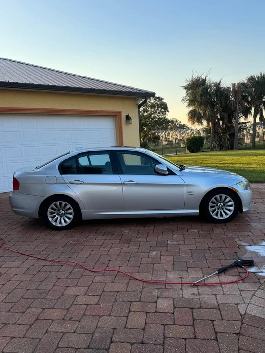 2009 BMW E90 3 Series Sedan - Image 5 of 8