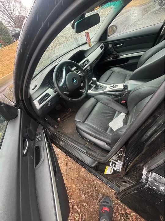 2009 BMW E90 3 Series Sedan - Image 2 of 3