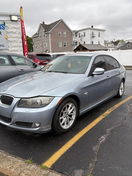 2009 BMW E90 3 Series Sedan - Image 2 of 8