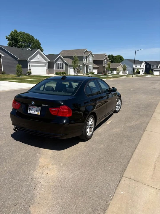 2009 BMW E90 3 Series Sedan - Image 5 of 12