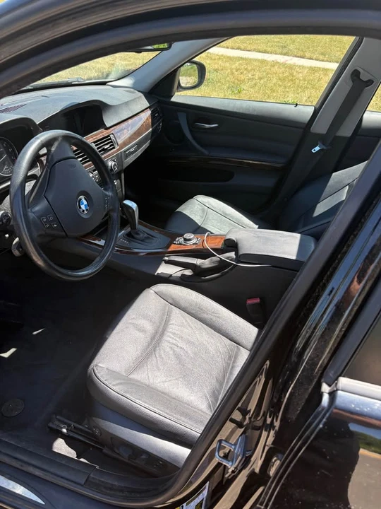 2009 BMW E90 3 Series Sedan - Image 9 of 12