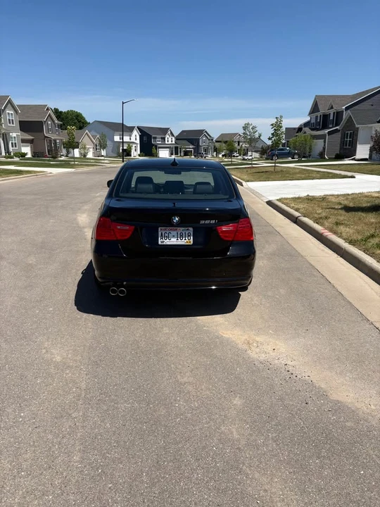 2009 BMW E90 3 Series Sedan - Image 4 of 12