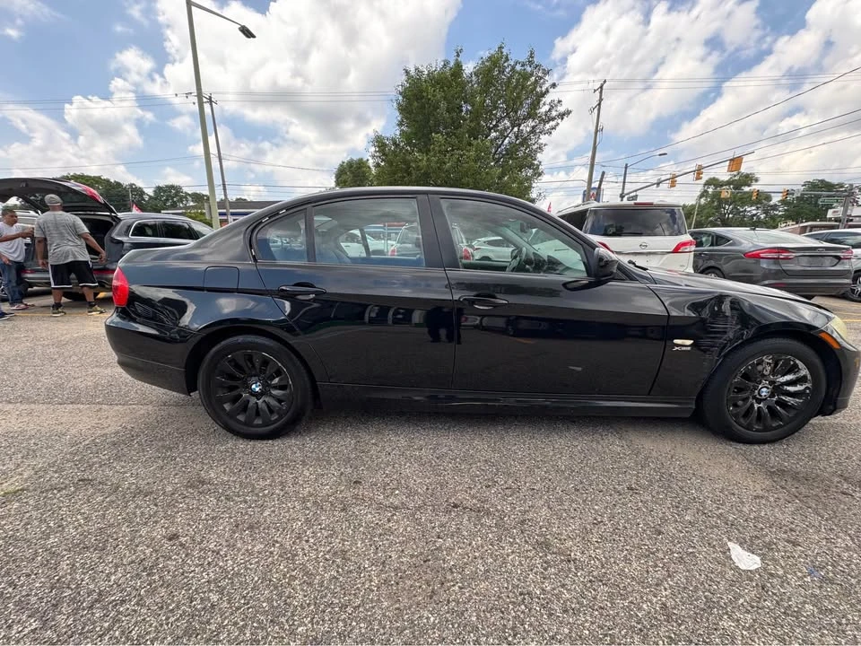 2009 BMW E90 3 Series Sedan - Image 3 of 15