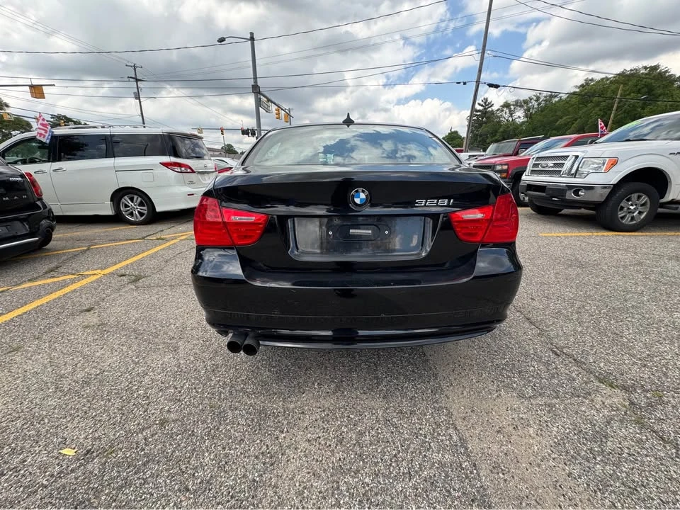 2009 BMW E90 3 Series Sedan - Image 5 of 15
