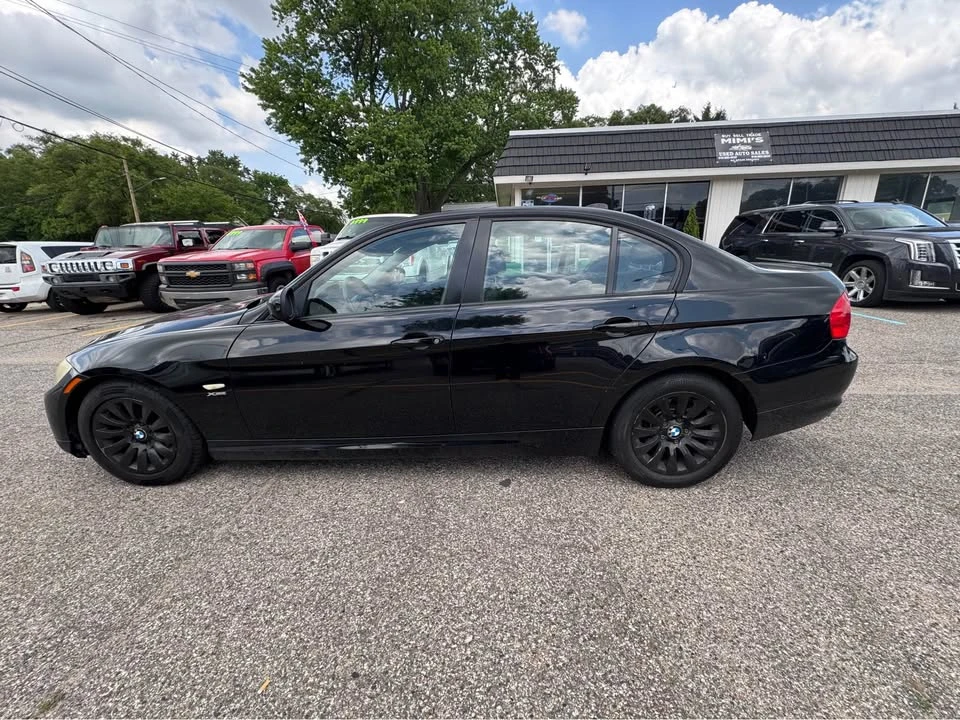 2009 BMW E90 3 Series Sedan - Image 7 of 15