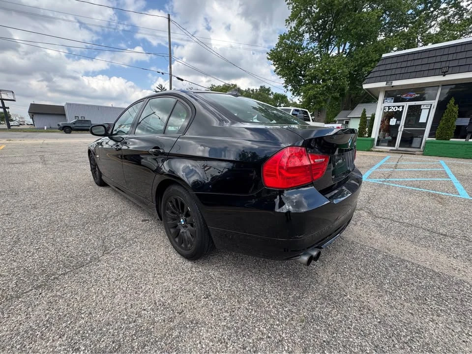 2009 BMW E90 3 Series Sedan - Image 6 of 15