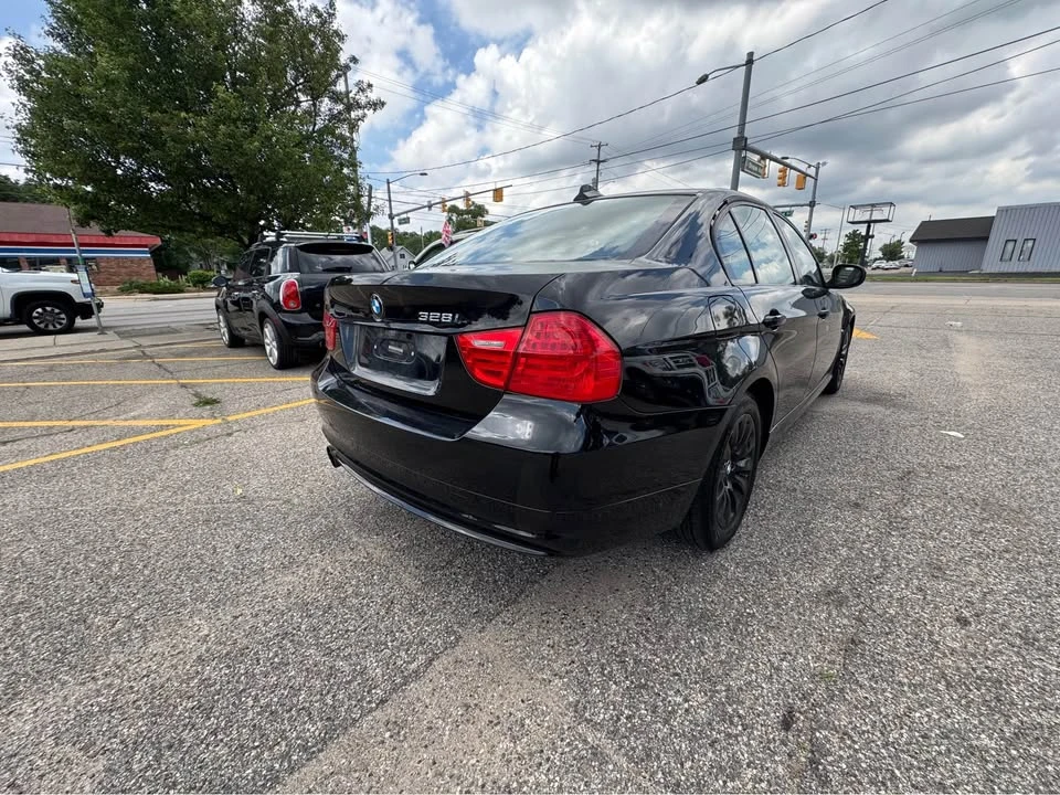 2009 BMW E90 3 Series Sedan - Image 2 of 15