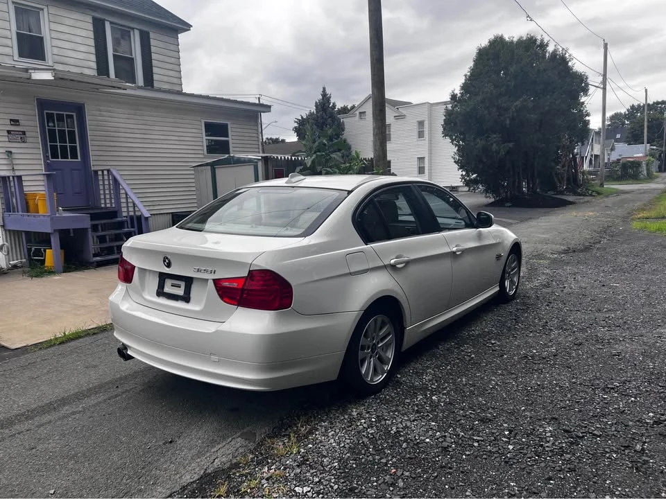 2009 BMW E90 3 Series Sedan - Image 3 of 9