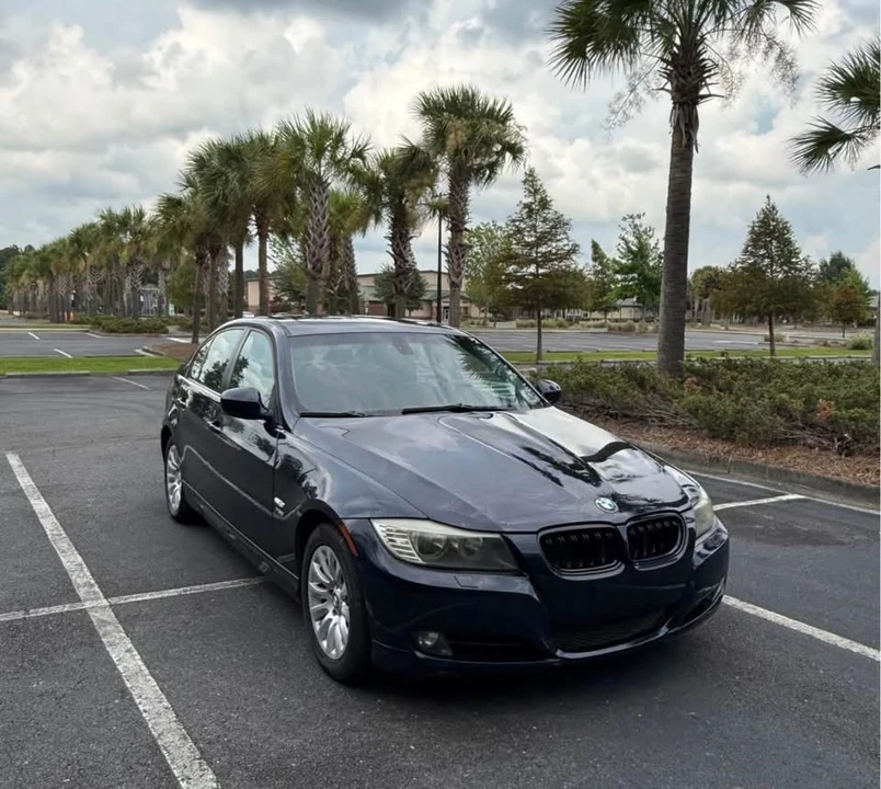 2009 BMW E90 3 Series Sedan - Image 2 of 4