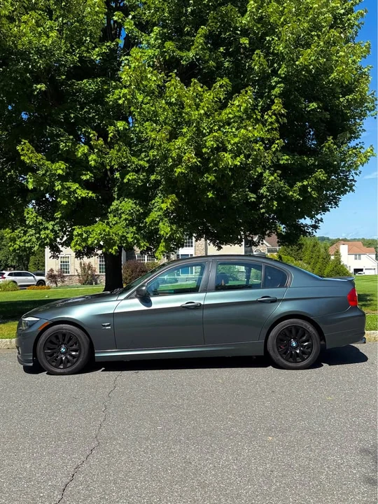 2009 BMW E90 3 Series Sedan - Image 4 of 13