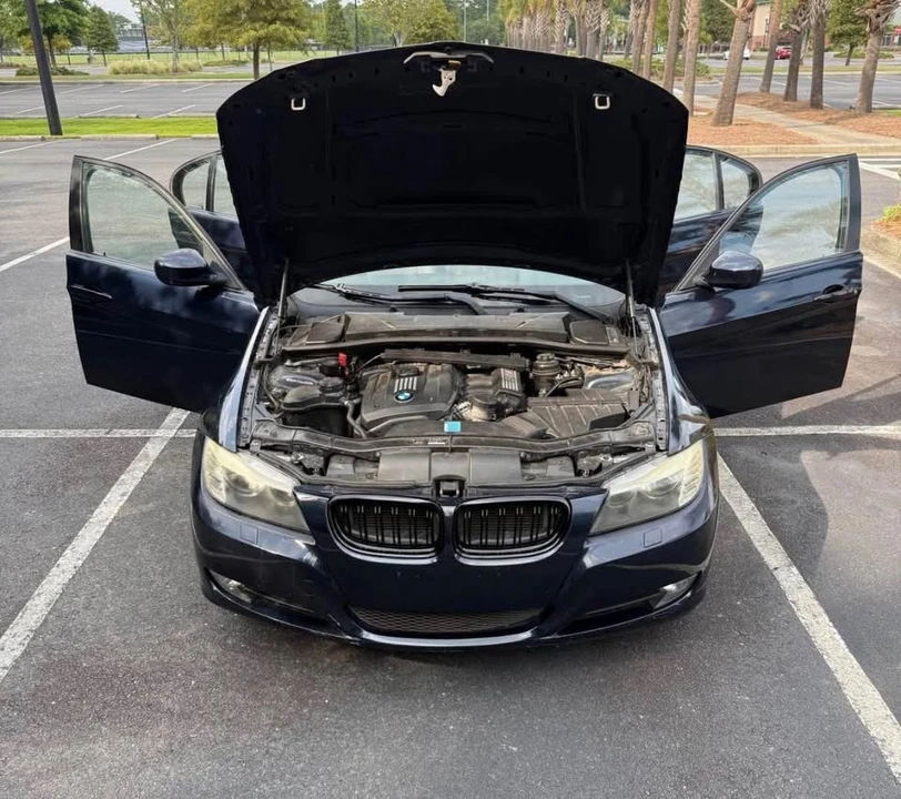 2009 BMW E90 3 Series Sedan - Image 3 of 4