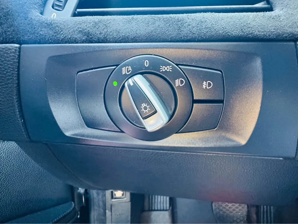 2009 BMW E90 3 Series Sedan - Image 11 of 18