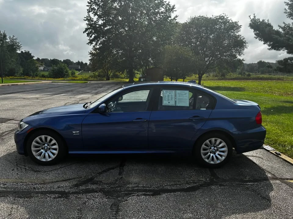2009 BMW E90 3 Series Sedan - Image 2 of 9