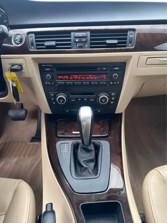 2009 BMW E90 3 Series Sedan - Image 11 of 20