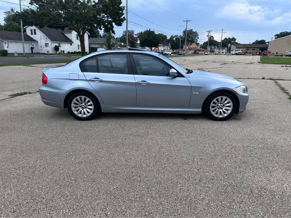 2009 BMW E90 3 Series Sedan - Image 2 of 20