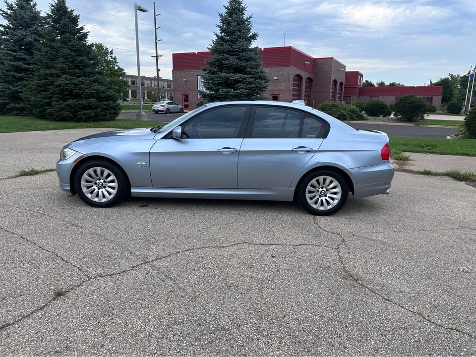 2009 BMW E90 3 Series Sedan - Image 6 of 20