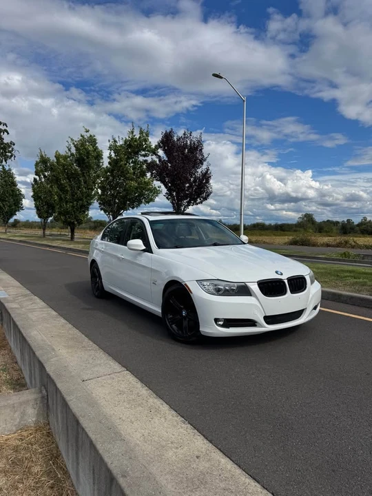 2009 BMW E90 3 Series Sedan - Image 8 of 9