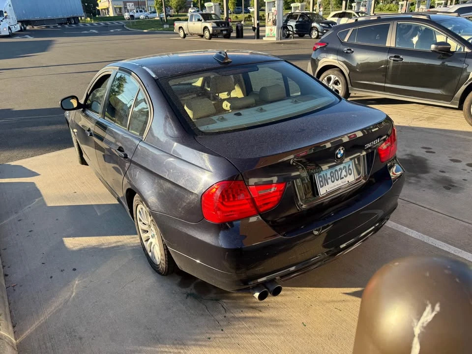 2009 BMW E90 3 Series Sedan - Image 4 of 5