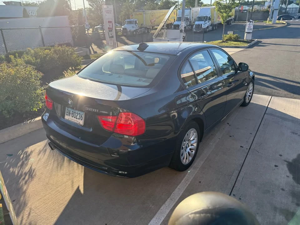 2009 BMW E90 3 Series Sedan - Image 3 of 5