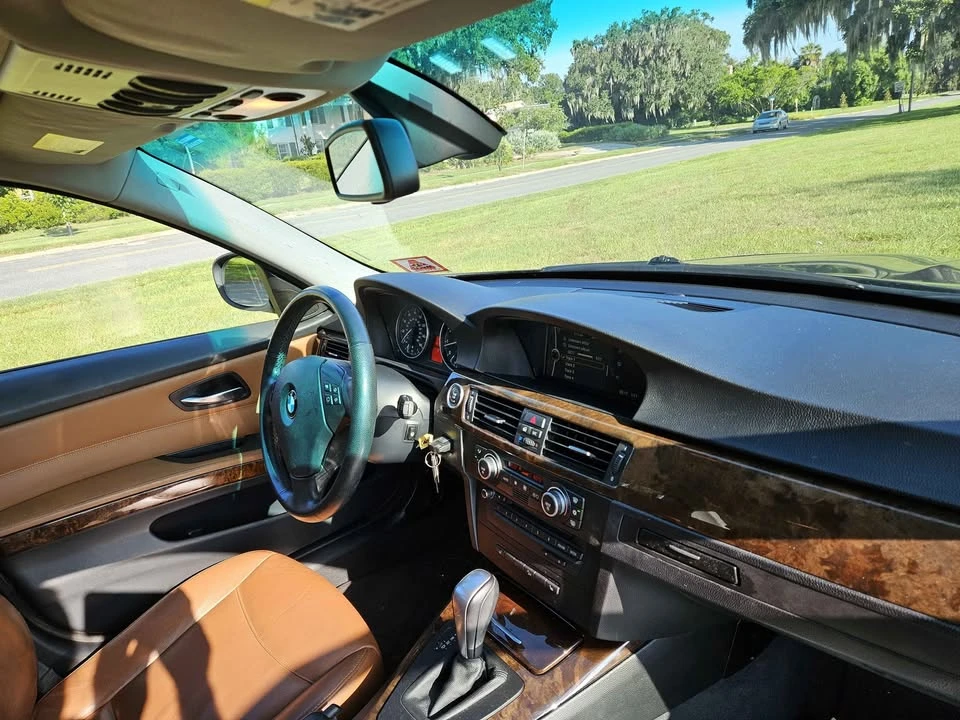 2009 BMW E90 3 Series Sedan - Image 6 of 10
