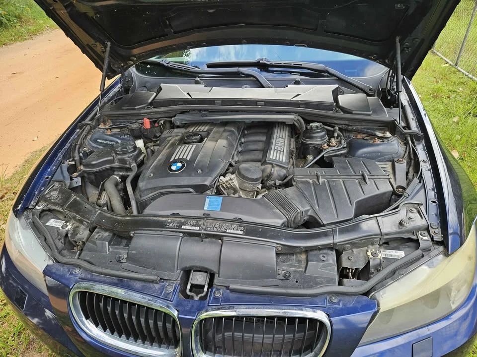 2009 BMW E90 3 Series Sedan - Image 8 of 10