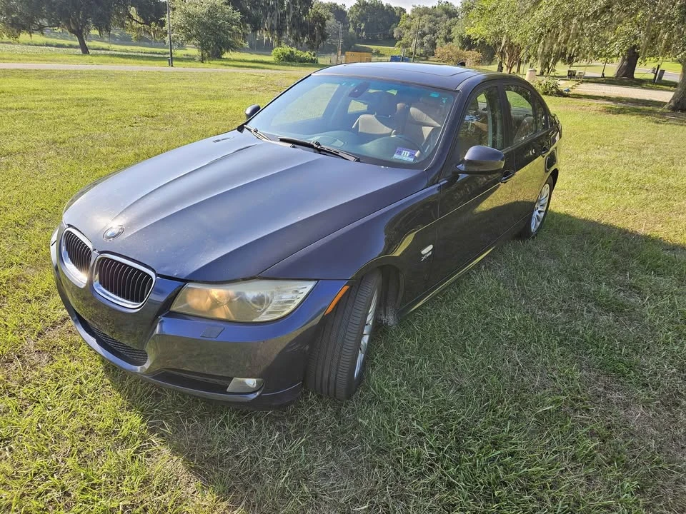2009 BMW E90 3 Series Sedan - Image 2 of 10
