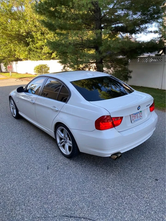 2009 BMW E90 3 Series Sedan - Image 9 of 12