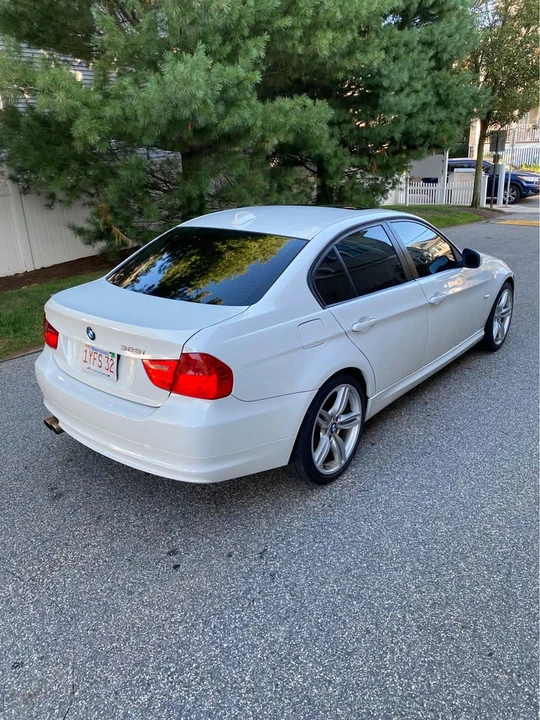2009 BMW E90 3 Series Sedan - Image 4 of 12
