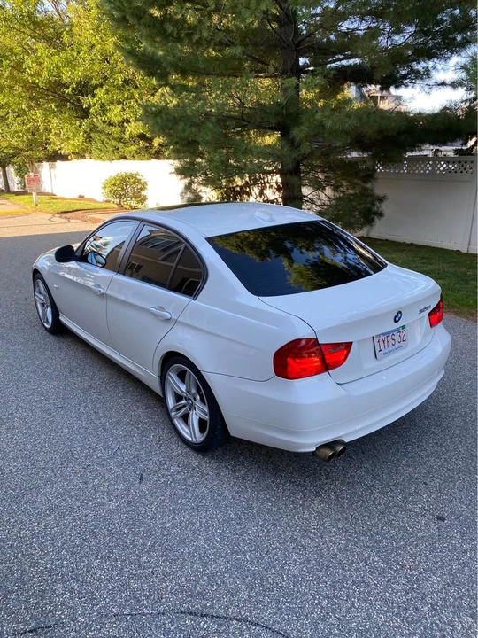 2009 BMW E90 3 Series Sedan - Image 3 of 12