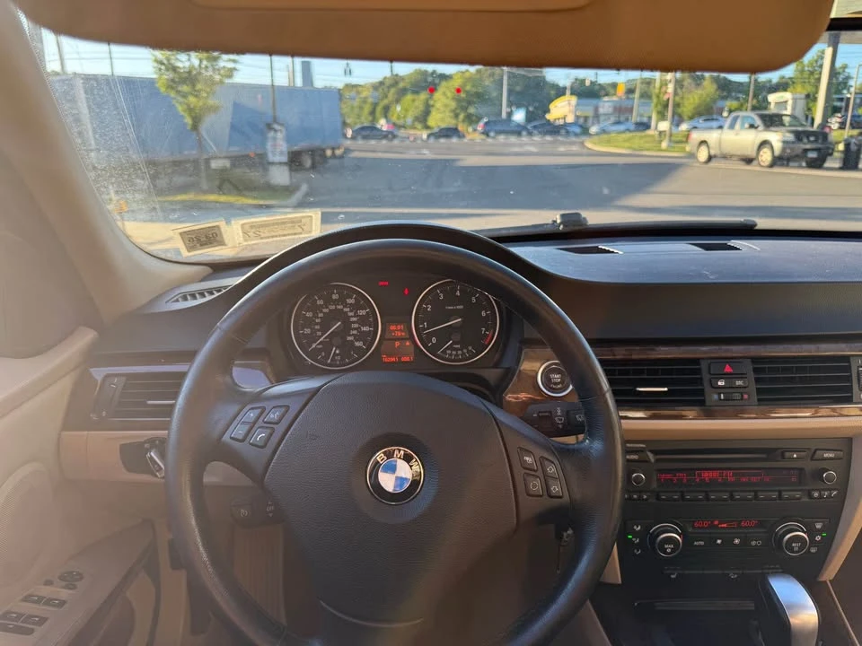 2009 BMW E90 3 Series Sedan - Image 5 of 5