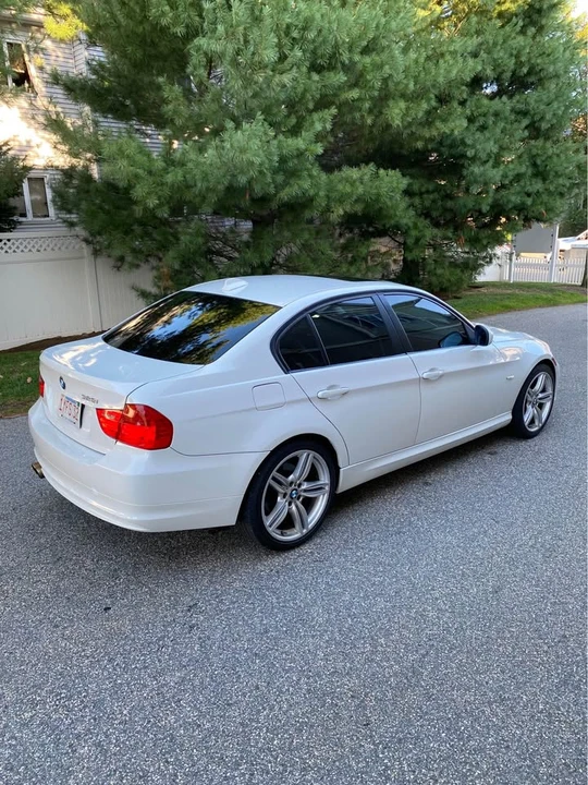 2009 BMW E90 3 Series Sedan - Image 5 of 12