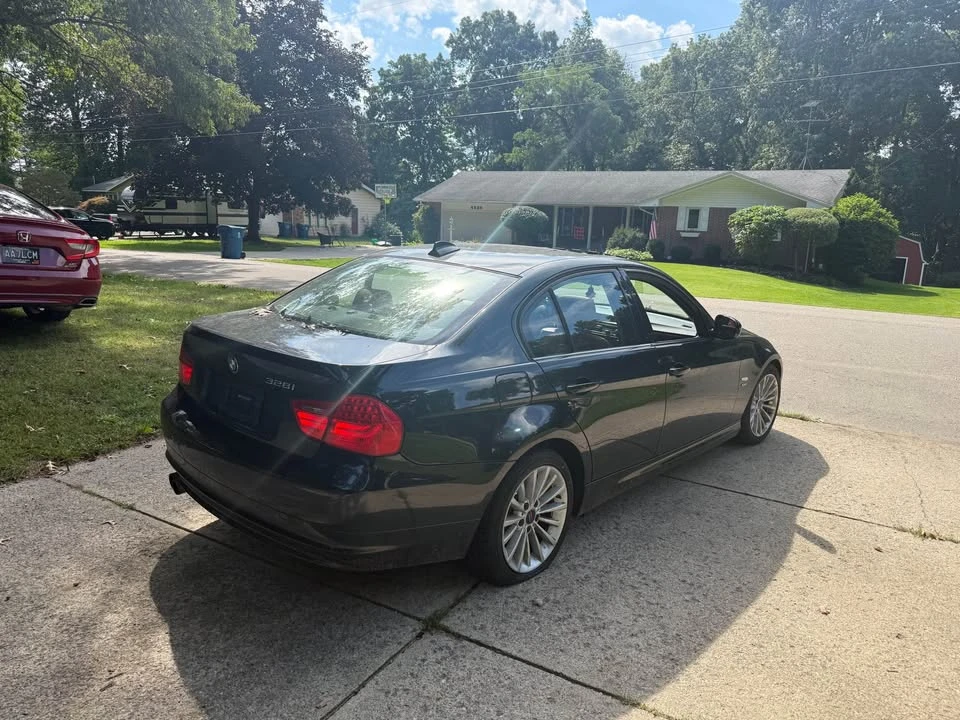 2009 BMW E90 3 Series Sedan - Image 3 of 10
