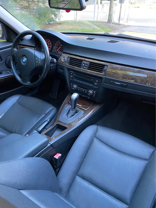 2009 BMW E90 3 Series Sedan - Image 10 of 12