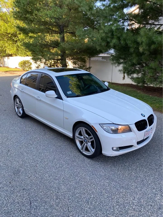 2009 BMW E90 3 Series Sedan - Image 7 of 12